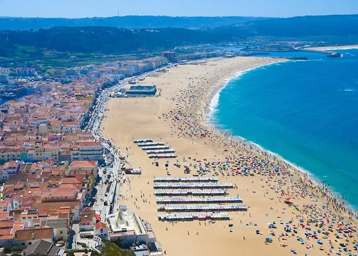 Beachfront Apartment Nazaré